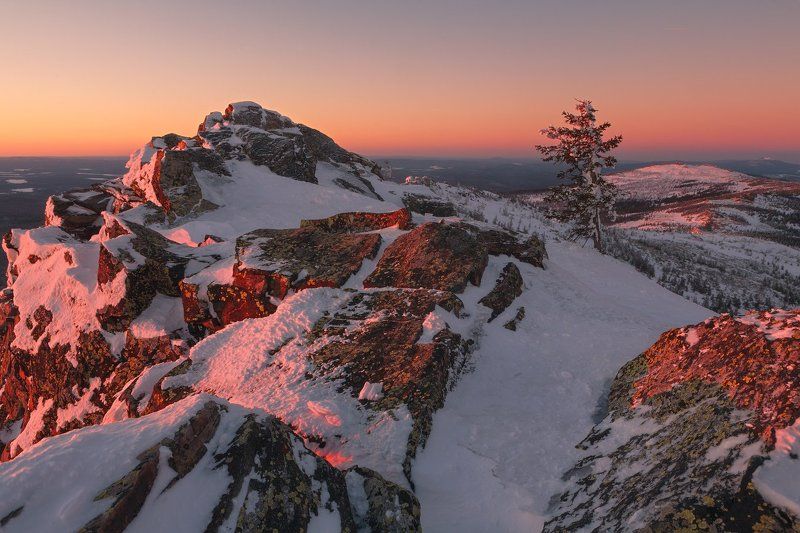 Древние камни Уралаphoto preview