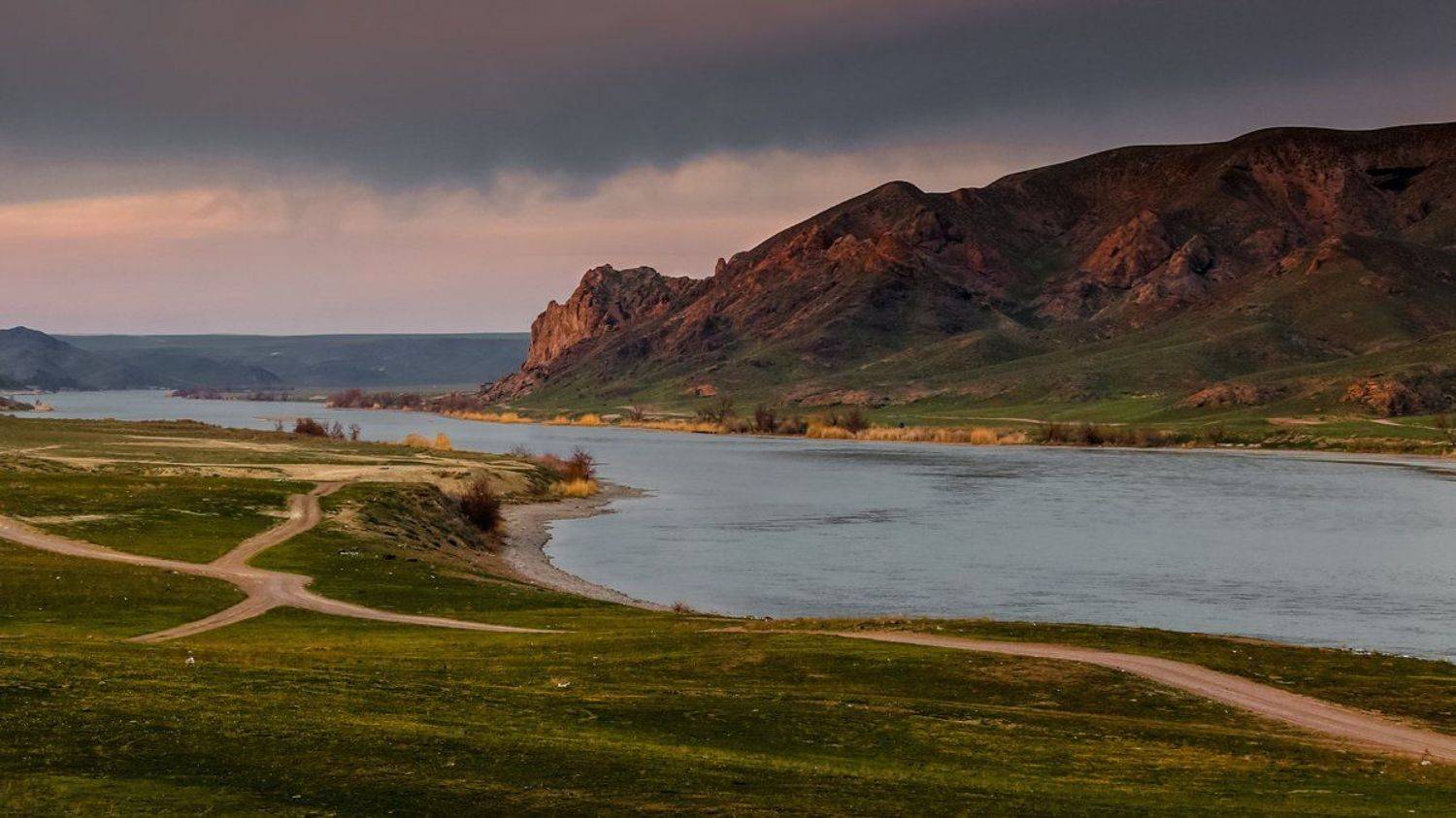 Тамгалы Тас - Писанные скалы. Автор: Михаил Попов река или, скалы, тамгалы тас, Михаил Попов