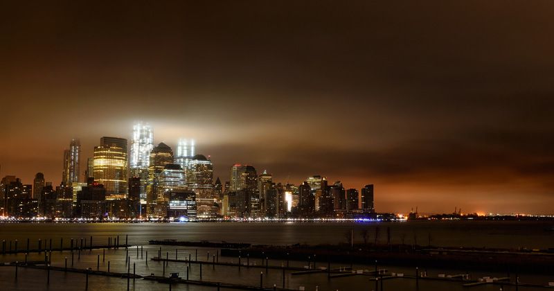 NYC, wtc, evening, lights, clouds Glowphoto preview