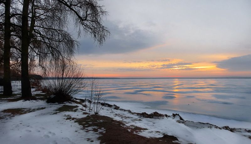 вечереет, озеро На закатеphoto preview