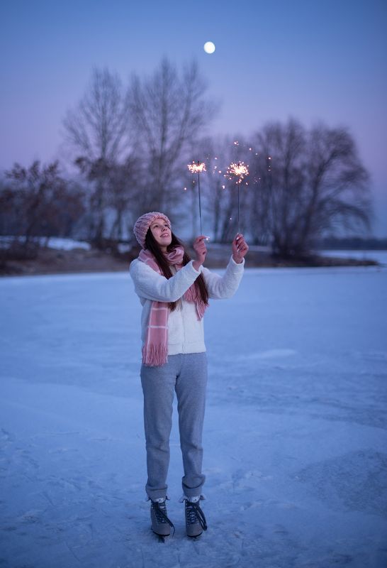 девушка, коньки, огни, зима, зимнее настроение, холод, атмосфера Лиза фото превью