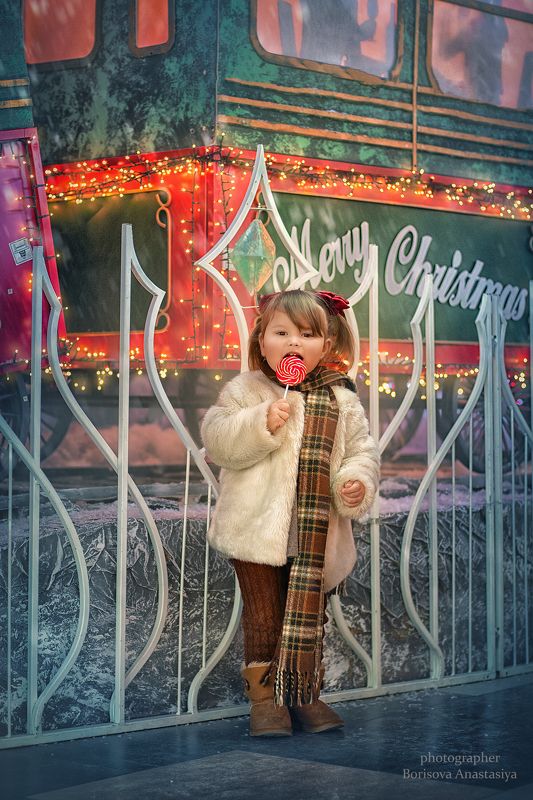 дети детский портрет рождество новый год подарок винтаж сказка ребенок девочка photo preview