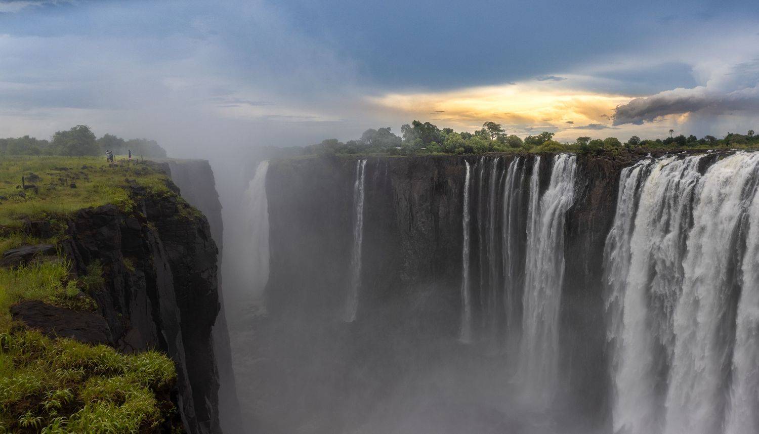 Victoria Falls from the Zimbabwe side. Автор: Roman Bevzenko victoria falls, africa, zimbabwe, falls, waterfalls, landscape, nature, Roman Bevzenko