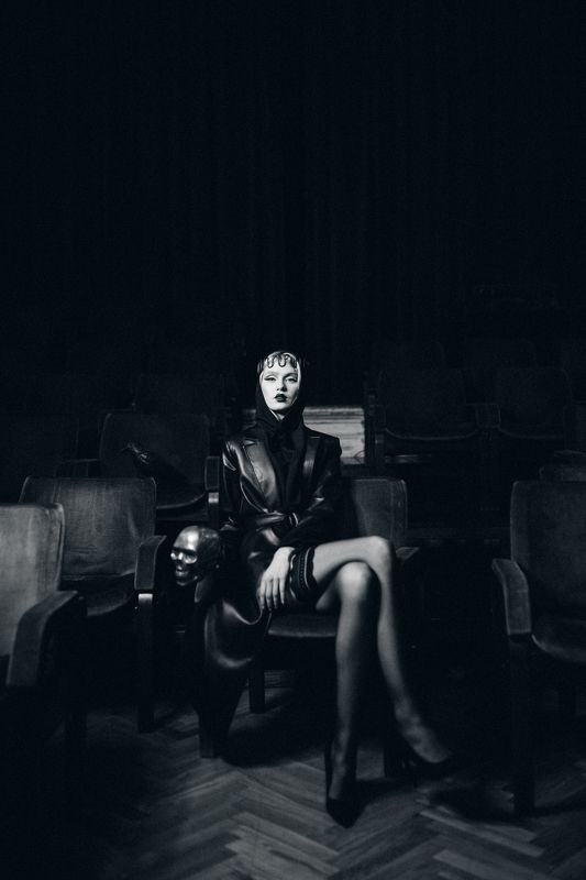 portrait,fashion,fineart,heels,editorial,bnw,pretty,blonde,sitting,cinematic,moody, Waiting...photo preview