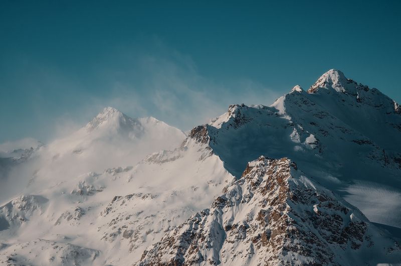 горы, кавказ, эльбрус, снег, облака, небо Главный Кавказский хребетphoto preview