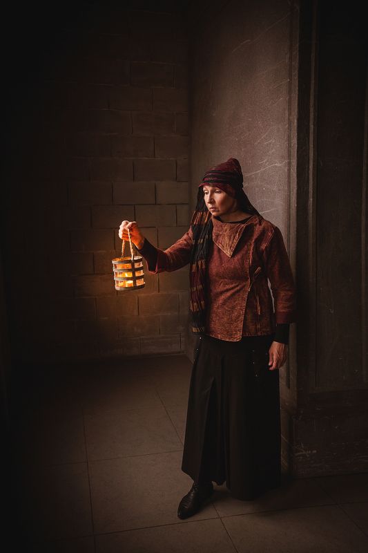 портрет, студия Темные временаphoto preview