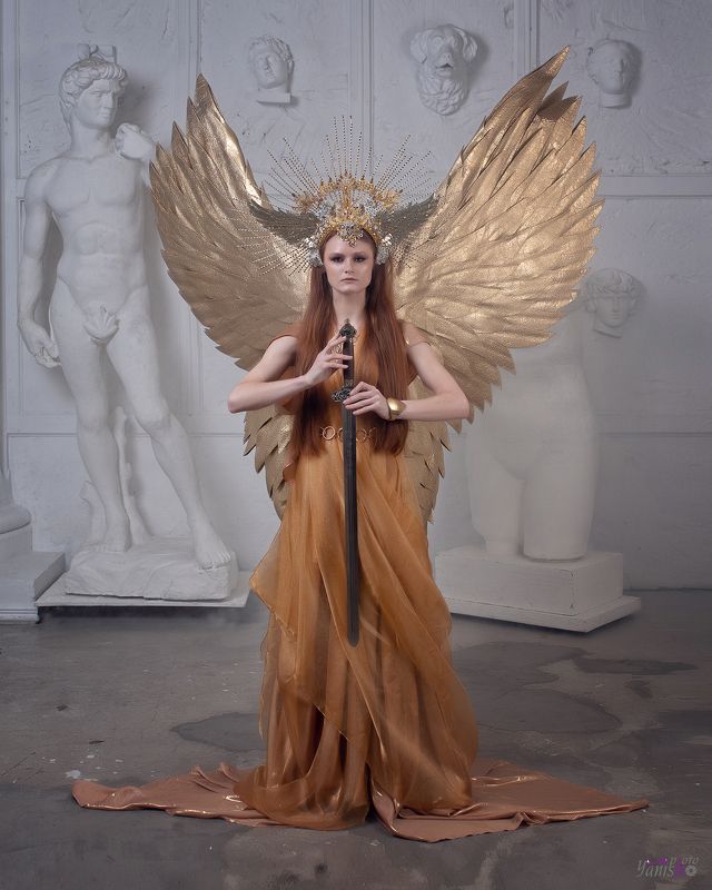 портрет, девушки, арт, крылья, миф, Медуза Горогона, Греция, античность, сказка, сказочное фото, рыжая, модель Медуза фото превью