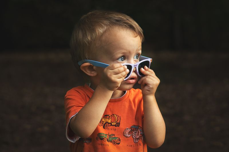 Здесь очень темно! - It\'s very dark out there! фото превью