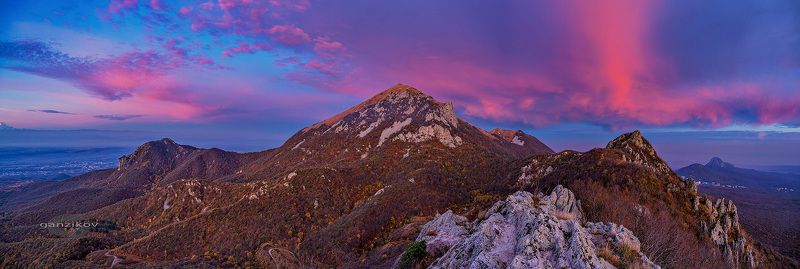 россия, ставрополье, кмв, пятигорск, лермонтов, бештау, горы, заря, облака, небо, природа Перед рассветомphoto preview