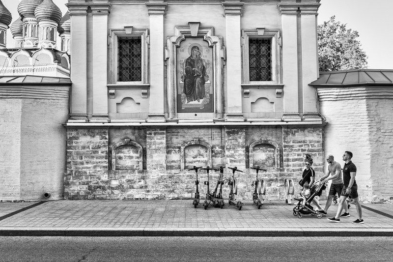 стрит, улица, чб, монохром, люди, москва Прогулкаphoto preview