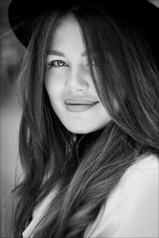girl,woman,eyes,beauty,portrait,fashion,light,девушка,портрет,свет, глаза,bw,blackandwhite,black&white,чб,чернобелое Katephoto preview