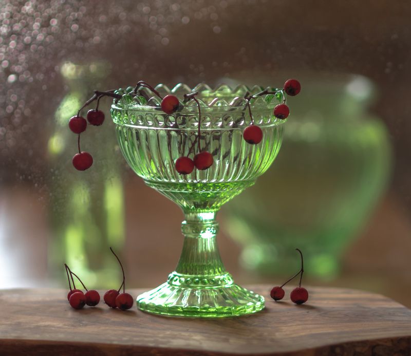 натюрморт,ягоды,этюд,ваза,стекло,боке, И снится нам...photo preview