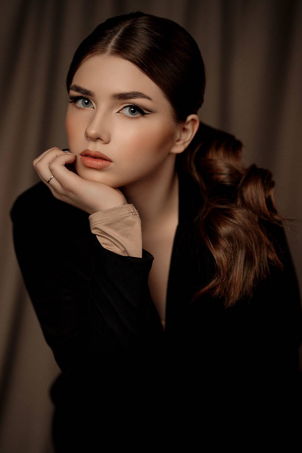 девушка, модель, портрет, фотосессия, студия, гламур, girl, model, modeling, young, portrait, творческий портрет, женский портрет, woman, young woman, glamour, постановка, постановочная фотография, fashion, Владимир Васильев