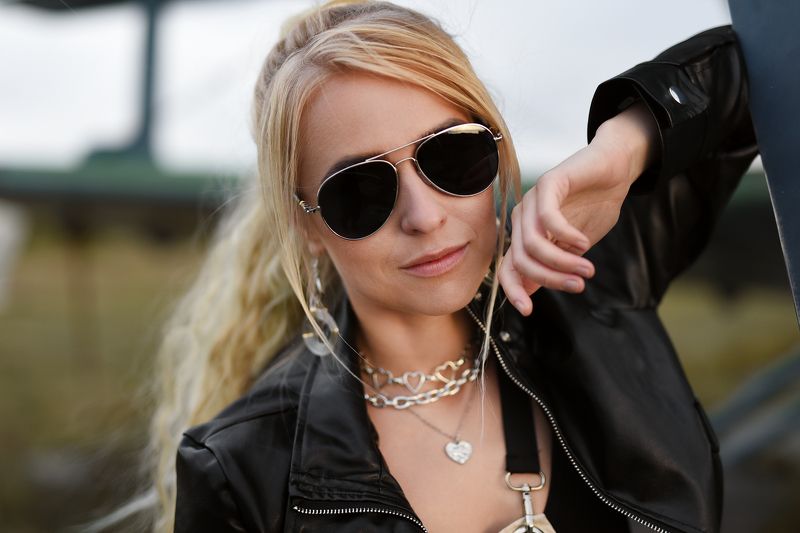 очки . девушка . блондинка Юляphoto preview