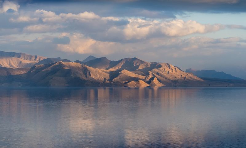 иран, озеро, озеро мехарлу, iran, lake maharlu, lake, нд, shiraz, азия, iran 2023 Далекие берега озера Мехарлу фото превью