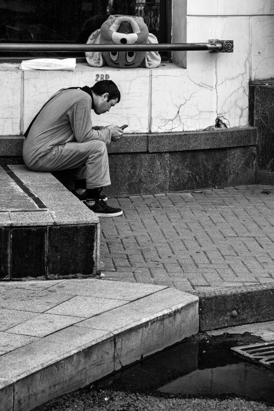 стрит улица чб монохром люди москва Перерывphoto preview