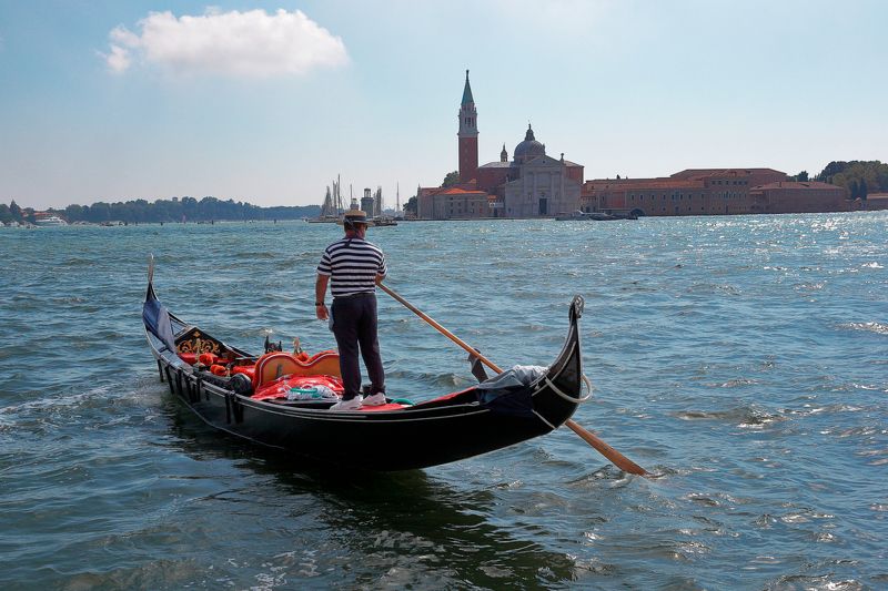 Il gondoliere della lagunaphoto preview