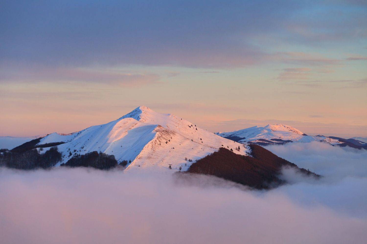 Połonina Caryńska. Автор: Mirosław Pruchnicki bieszczady, mountains, national, park, sunset, clouds, colors, winter,, Mirosław Pruchnicki