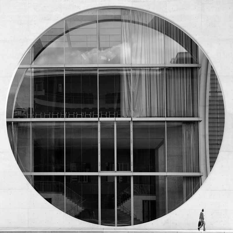 Life in the roundphoto preview