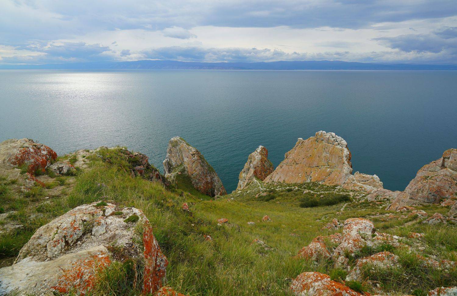 Olkhon. Автор: Сергей Андреевич island, lake, sea, sky, morning, rock, nature, landscape, horizon, summer, shore, relief, Сергей Андреевич