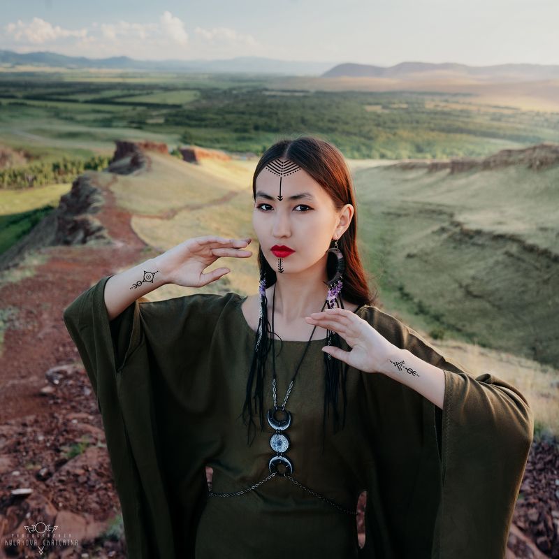 ethnic, этно, fashion, хакасия, горы, степи, шаманы, женщина, девушка, зеленый photo preview