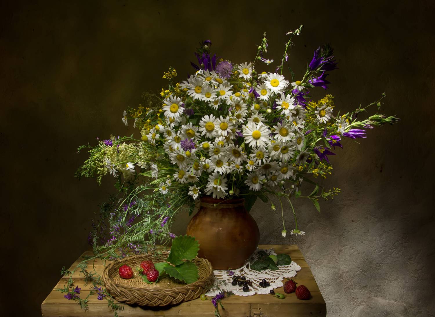 натюрморт, ромашки, клубника, Феденкова Татьяна