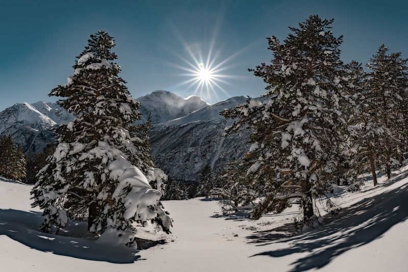 солнце, зима, горы, снег, эльбрус, кавказ, терскол, приэльбрусье, кабардино-балкария, приэльбрусье Жгучее солнце горphoto preview