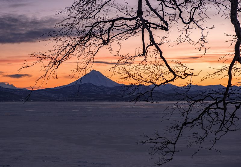 Вечер с видом на вулканphoto preview