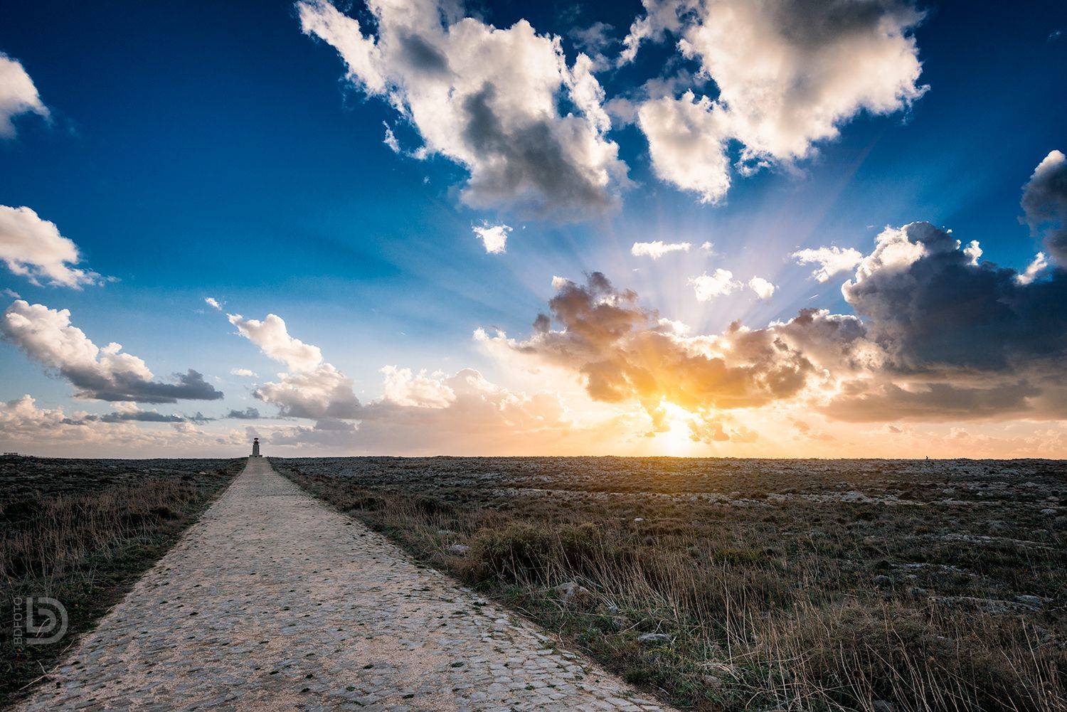Дорога к Сагрешскому маяку (farol de Sagres) на закате 28 дек 2013. Автор: Дмитрий Бакулин portugal, sagres, Дмитрий Бакулин