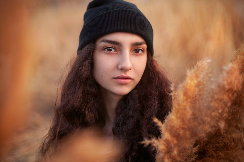 камыш девушка портрет камышиphoto preview