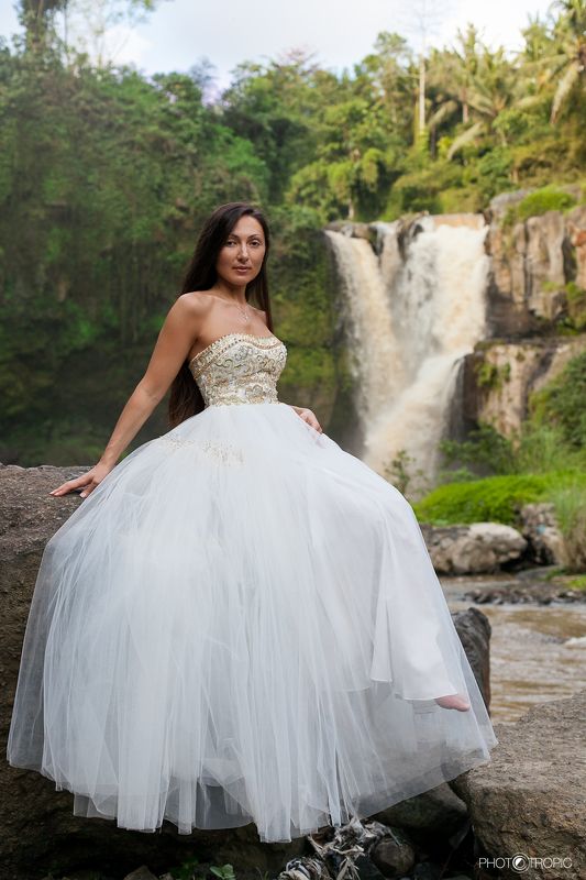 путешествие, свадьба, невеста, образ, девушка, платье, елен цай, elen tsay, бали, wedding, счастьее, нежность, любовь, азиатка, грация, красота, водопад, культура, традиции photo preview