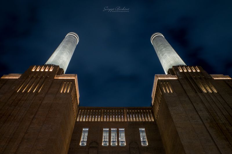 #battersea #powerstation #england #london #symmetry #perspective #parallels #chimney #uk Battersea power stationphoto preview