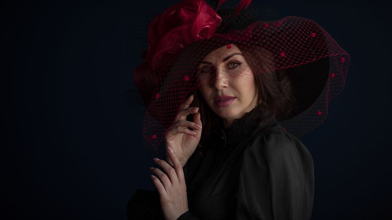 дама в шляпеphoto preview