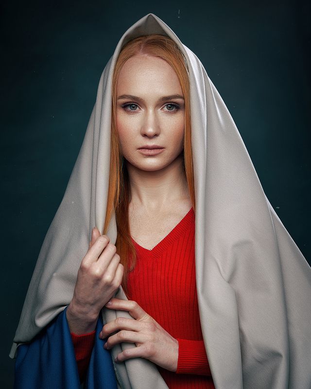 Портрет девушкиphoto preview