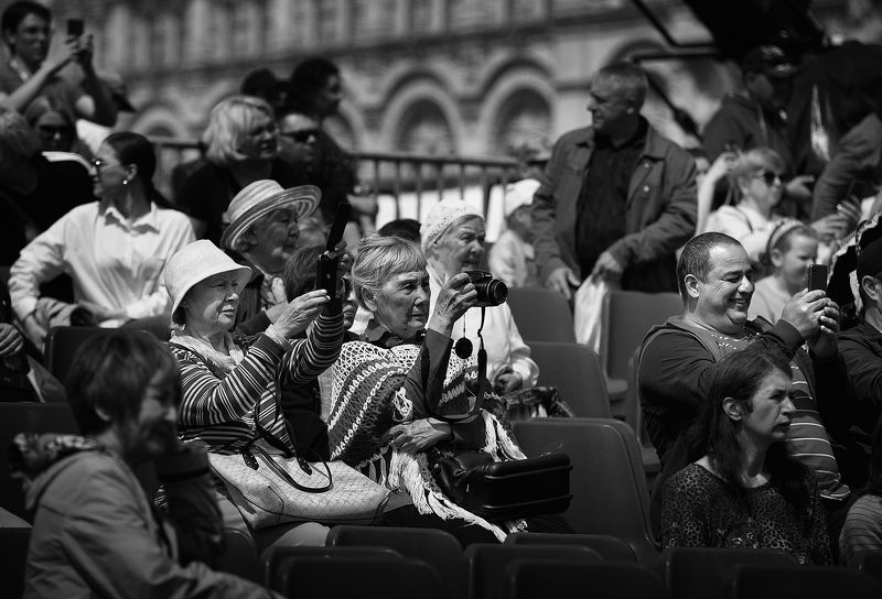 чб фото, уличное фото, городские картинки, зрители Зрителиphoto preview