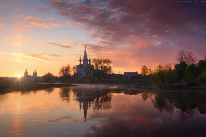 храм, село, река, дунилово, рассвет, фототуры выходного дня, лето Сияние будущего дняphoto preview