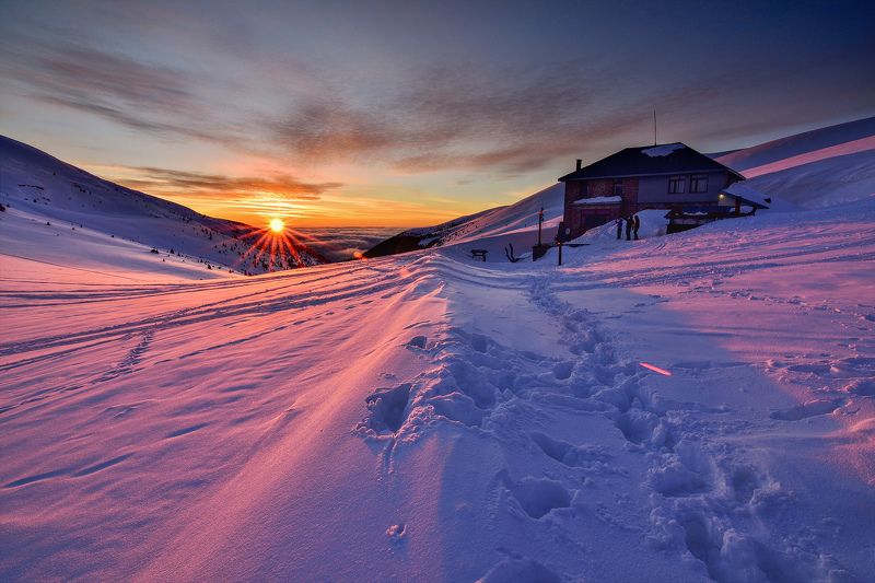 sunset, winter, snow, mountain Makedonia hut, Bulgariaphoto preview