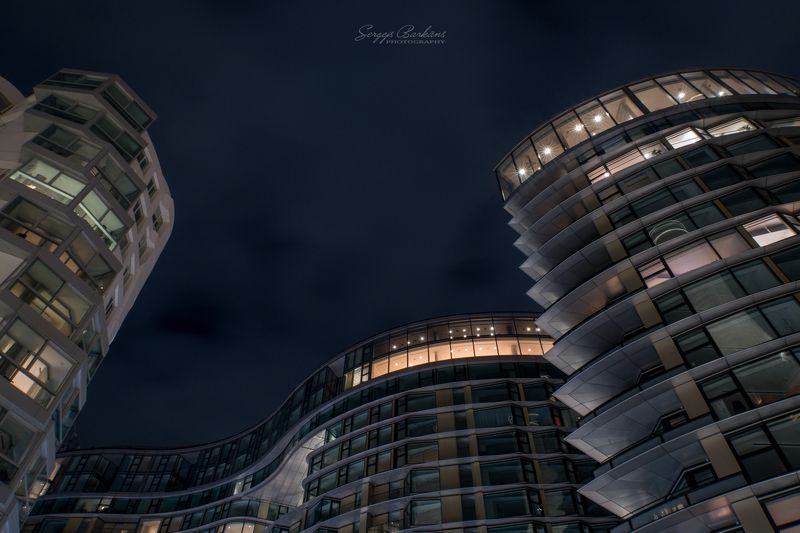 #night #longexposure #london #architecture #england #building London\'s Architecturephoto preview