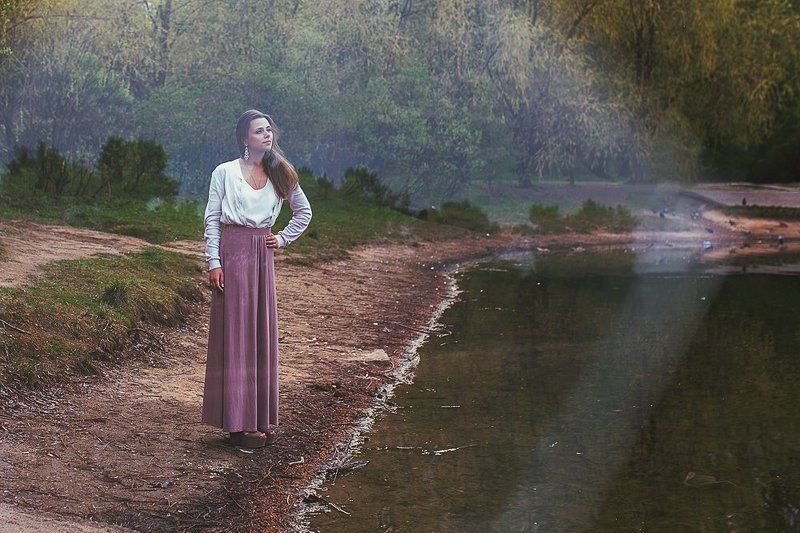 девушка портрет природа парк пруд У прудаphoto preview