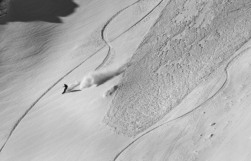 avalange, bulgaria, mountain, snow, snowboard Run for your lifephoto preview