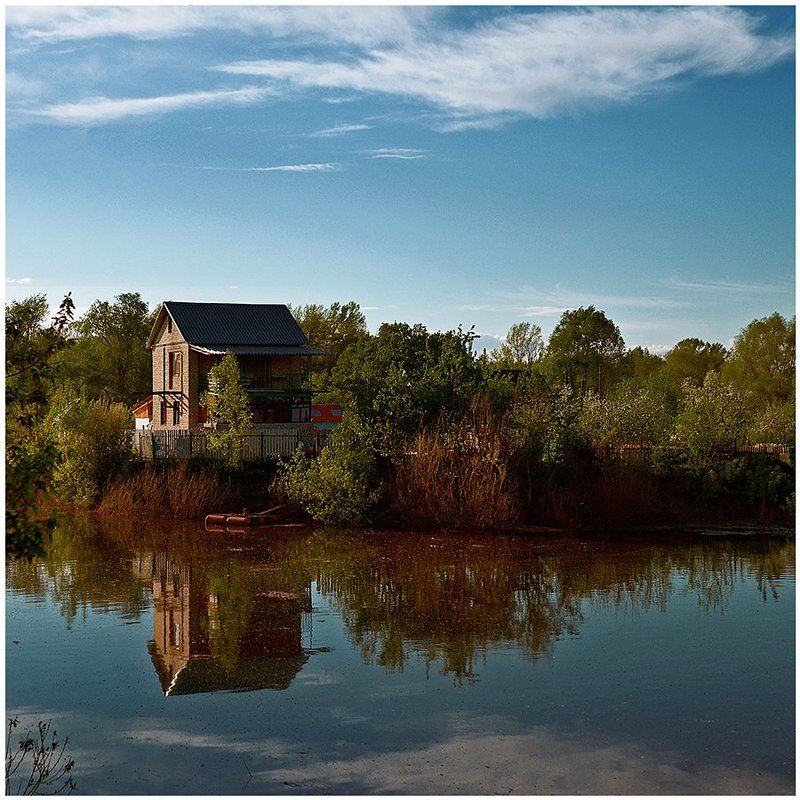 Дом у озераphoto preview