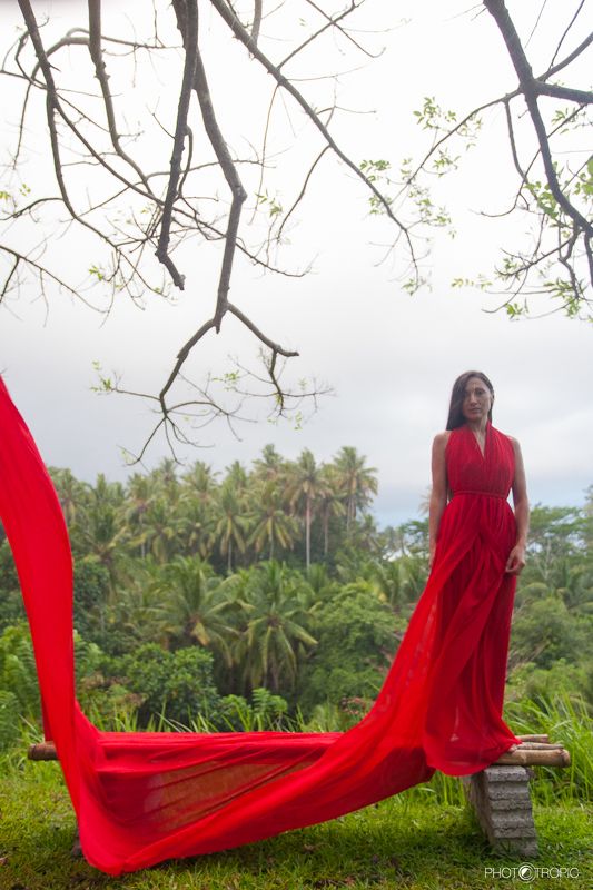 путешествие, свадьба, невеста, образ, девушка, платье, елен цай, elen tsay, бали, wedding, счастьее, нежность, любовь, азиатка, грация, красота, водопад, культура, традиции, красный, ветер, asia photo preview