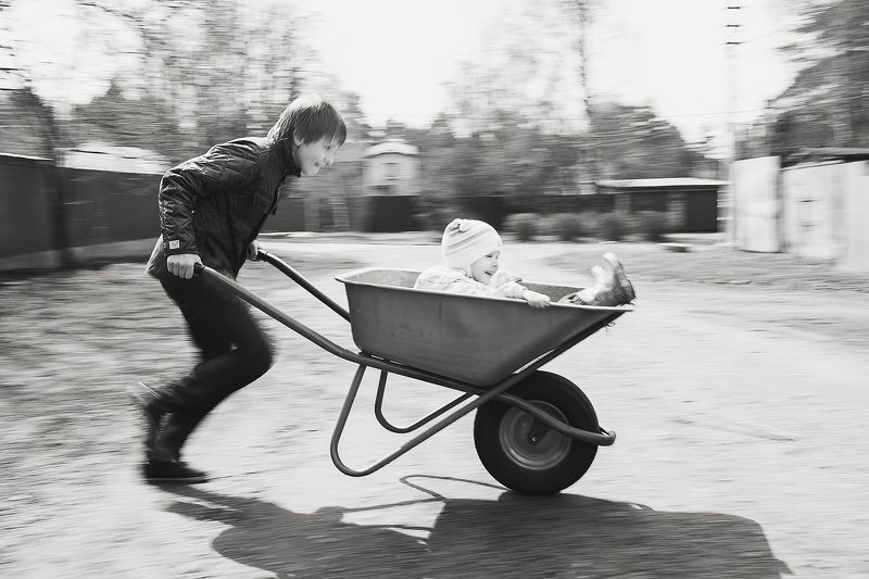 мальчики, улица, тачка, бег, эмоции, весело Побежалиphoto preview