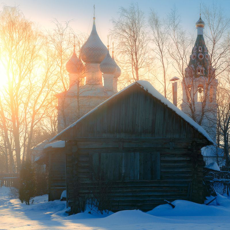 зима солнце снег церковь зима в провинцииphoto preview