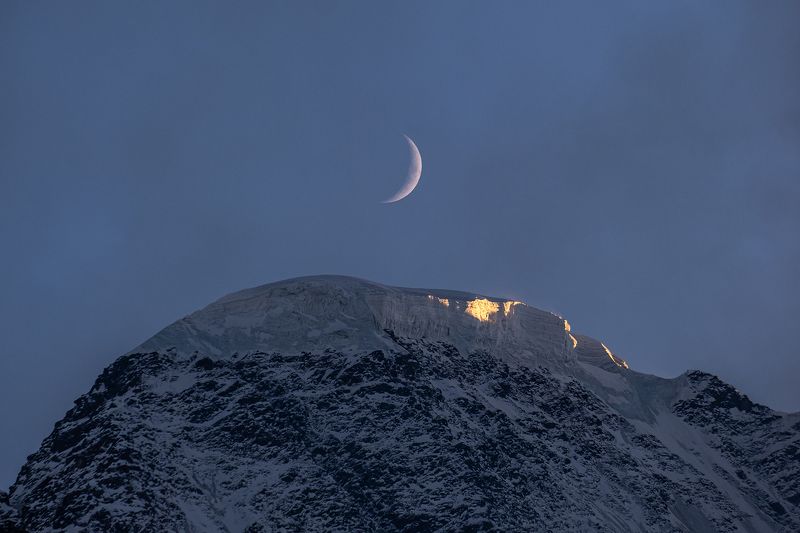 кавказ, горы, луна, mountain Месяц над Донгуз-Орунphoto preview
