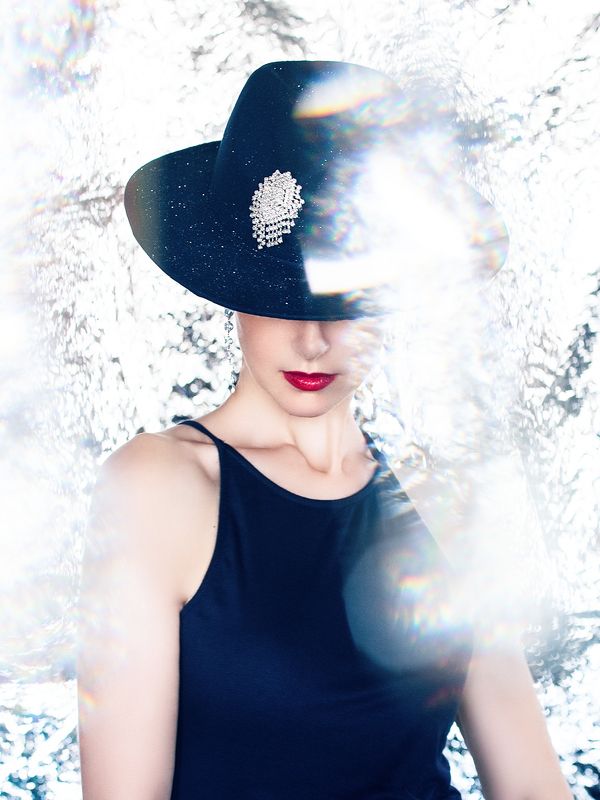 женщина, портрет, мода, шляпа Незнакомкаphoto preview