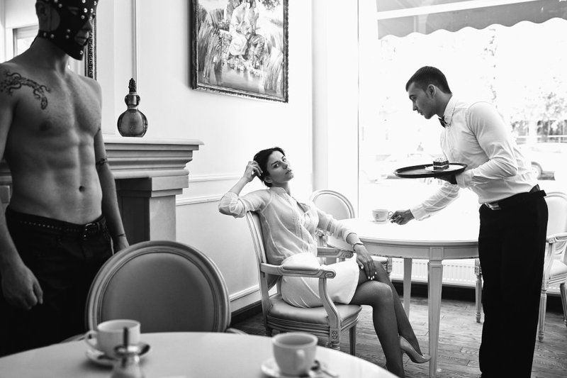 bw, art, artphoto, monochrom, кафе, кофе, официант, девушка Сущностьphoto preview