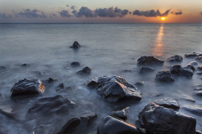 рассвет, камни, вода, океан, Амед, Бали, Индонезия, небо, облака, луч света, sunrise, sun ray, stone, water, waterscape, ocean, beach, Bali, Indonesia, Amed, Бали, Индонезия Рассветphoto preview