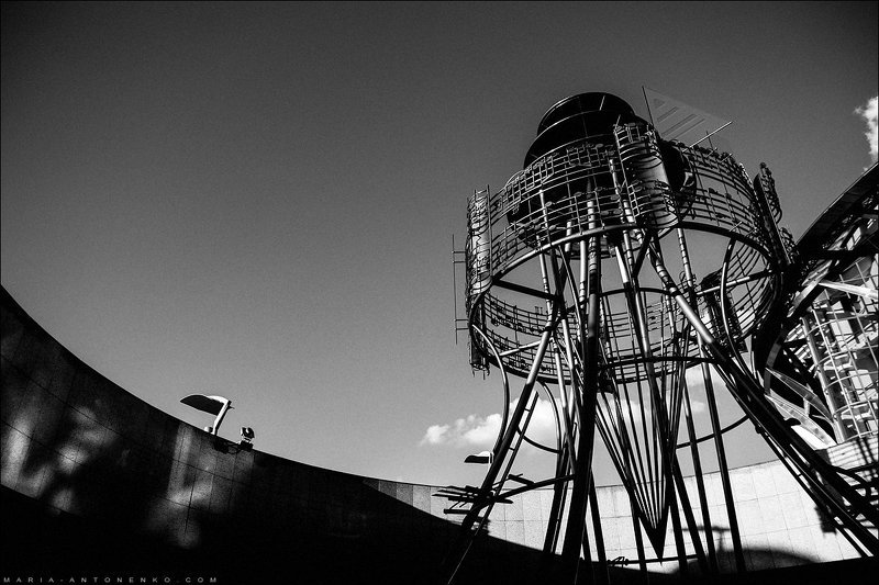 Свет, тень, город, музыка НЛОphoto preview