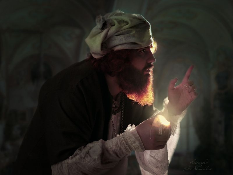 портрет, дворец, замок, свеча Тем временем во дворце.....photo preview